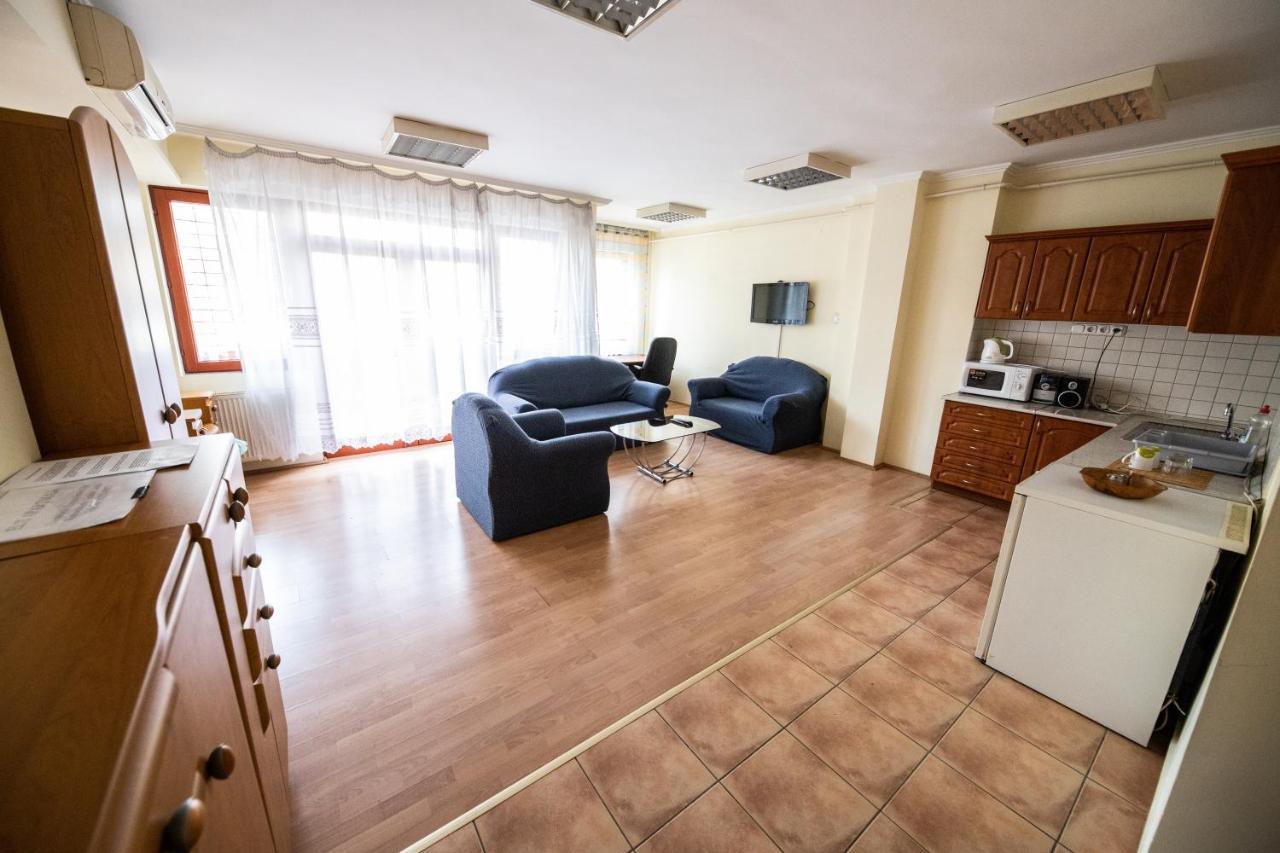 Elit Apartman Lägenhet Debrecen Exteriör bild